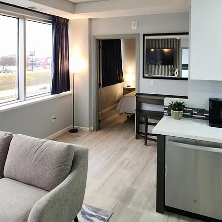 Reese Tower Aparthotel Tulsa Bagian luar foto