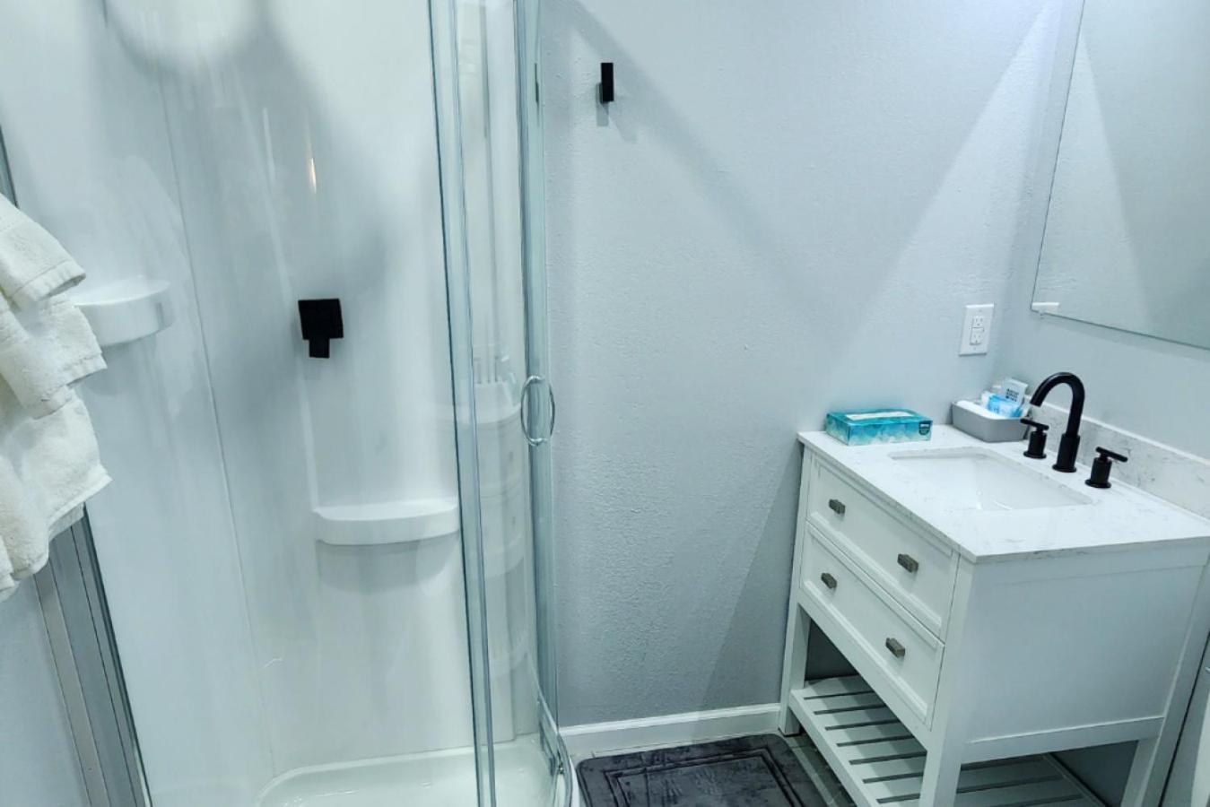 Reese Tower Aparthotel Tulsa Bagian luar foto