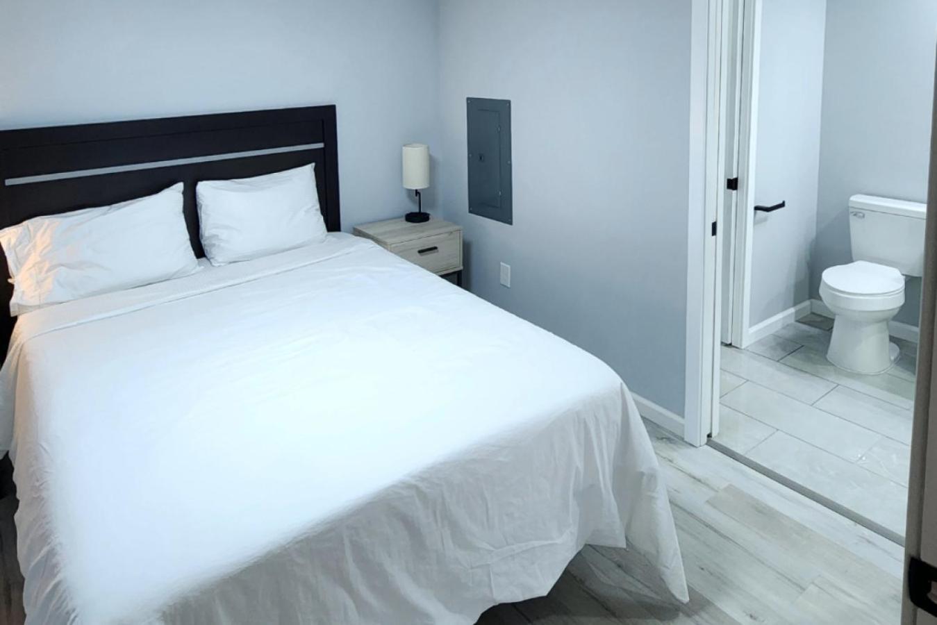 Reese Tower Aparthotel Tulsa Bagian luar foto