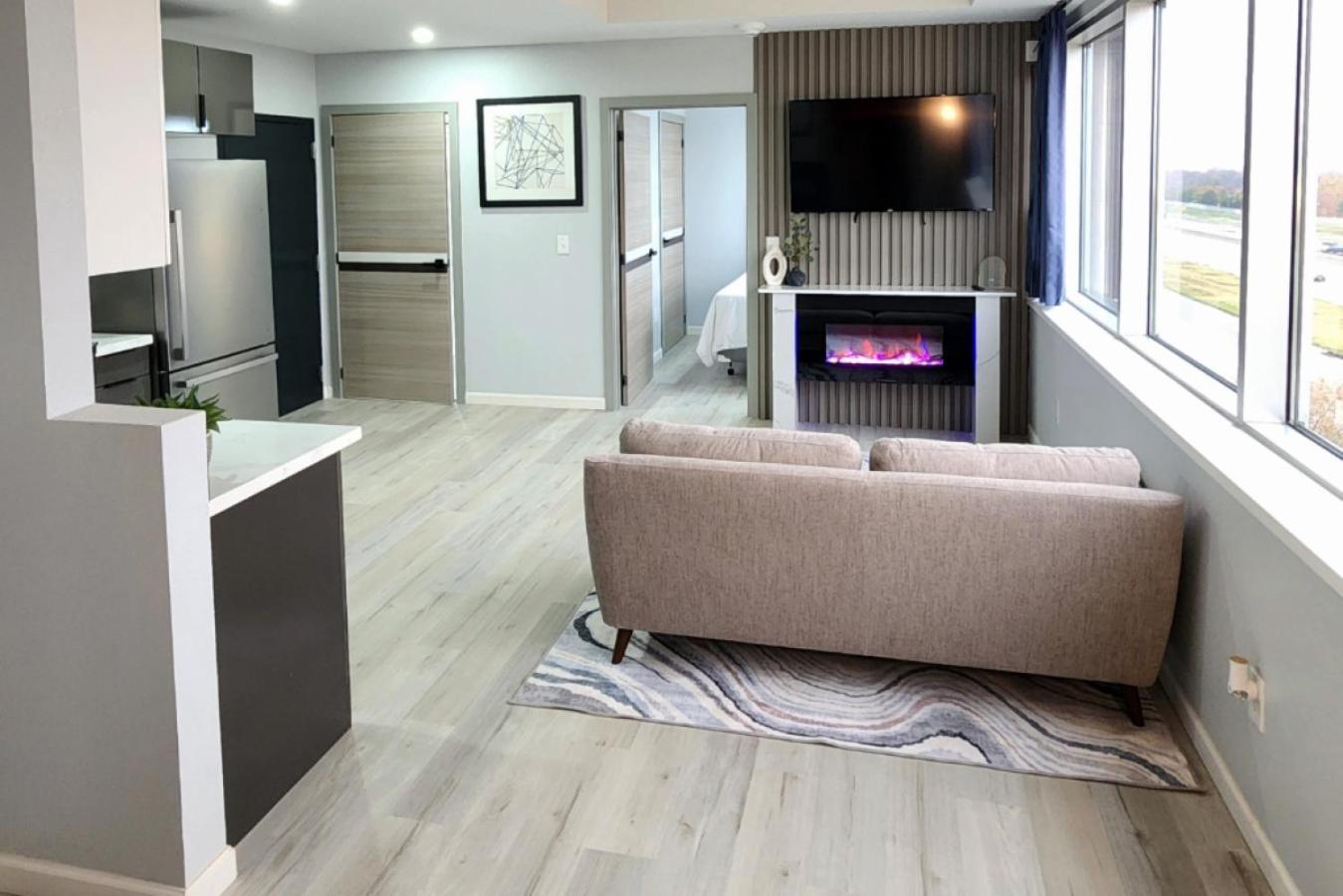 Reese Tower Aparthotel Tulsa Bagian luar foto