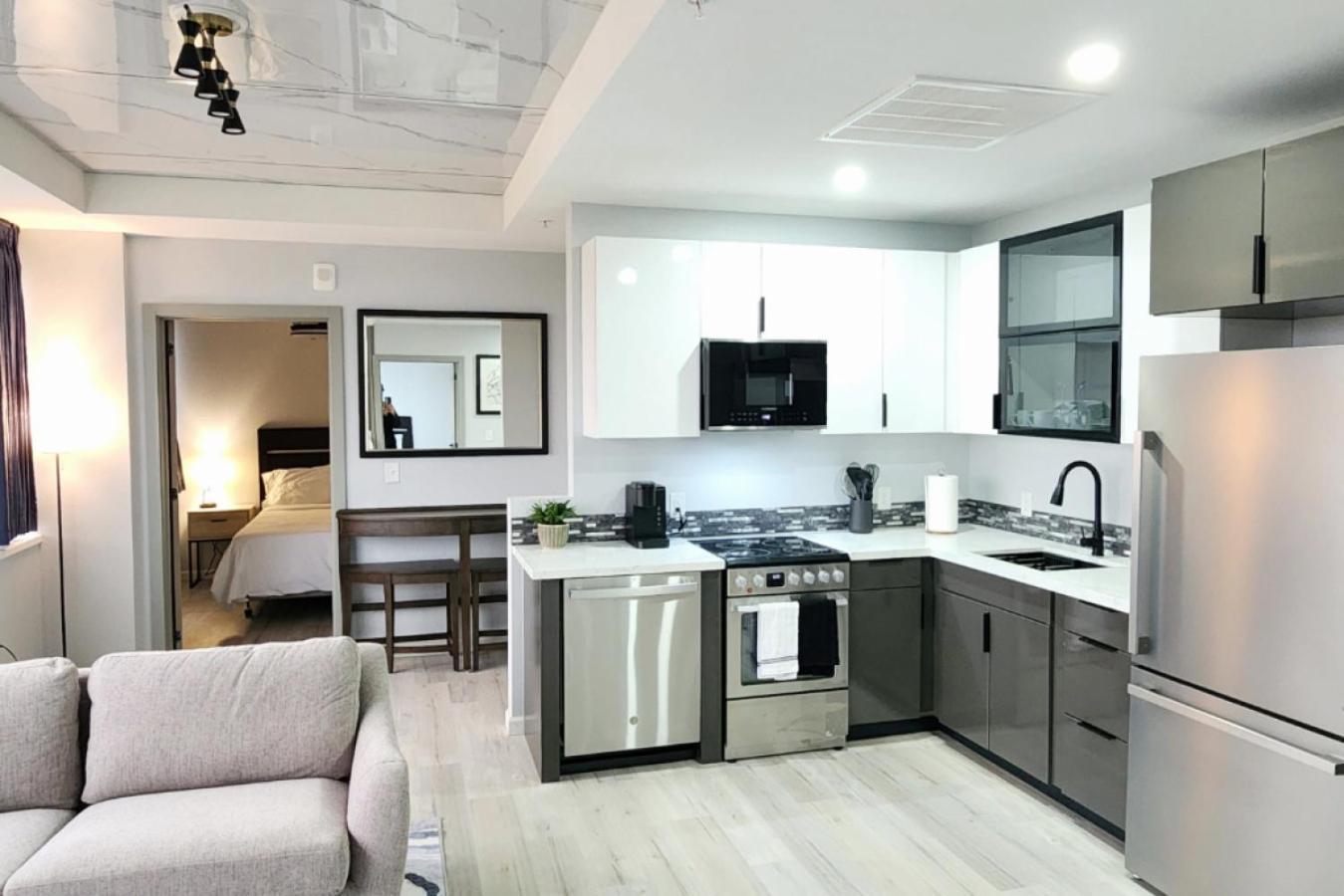 Reese Tower Aparthotel Tulsa Bagian luar foto